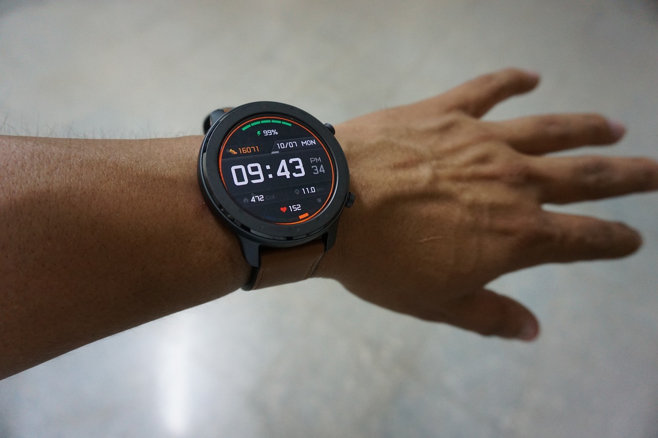 man using smart watch for personal safety and health